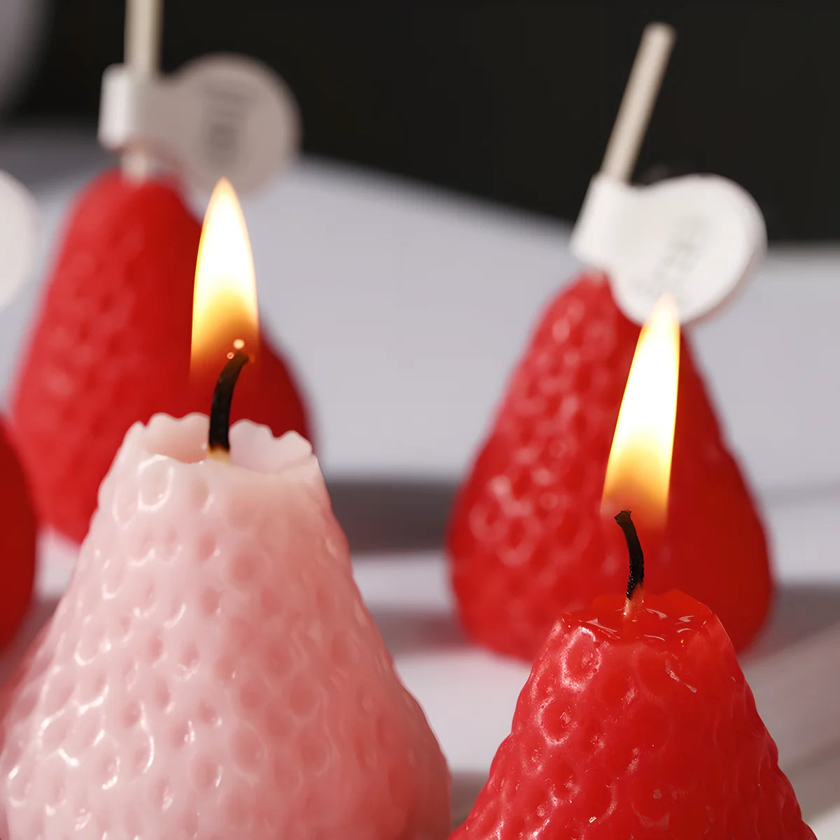 4Pcs Strawberry-Shaped Miniature Scented Candles Realistic Fruit-Scented Aromatherapy Candles Perfect as a Trendy Photo Prop